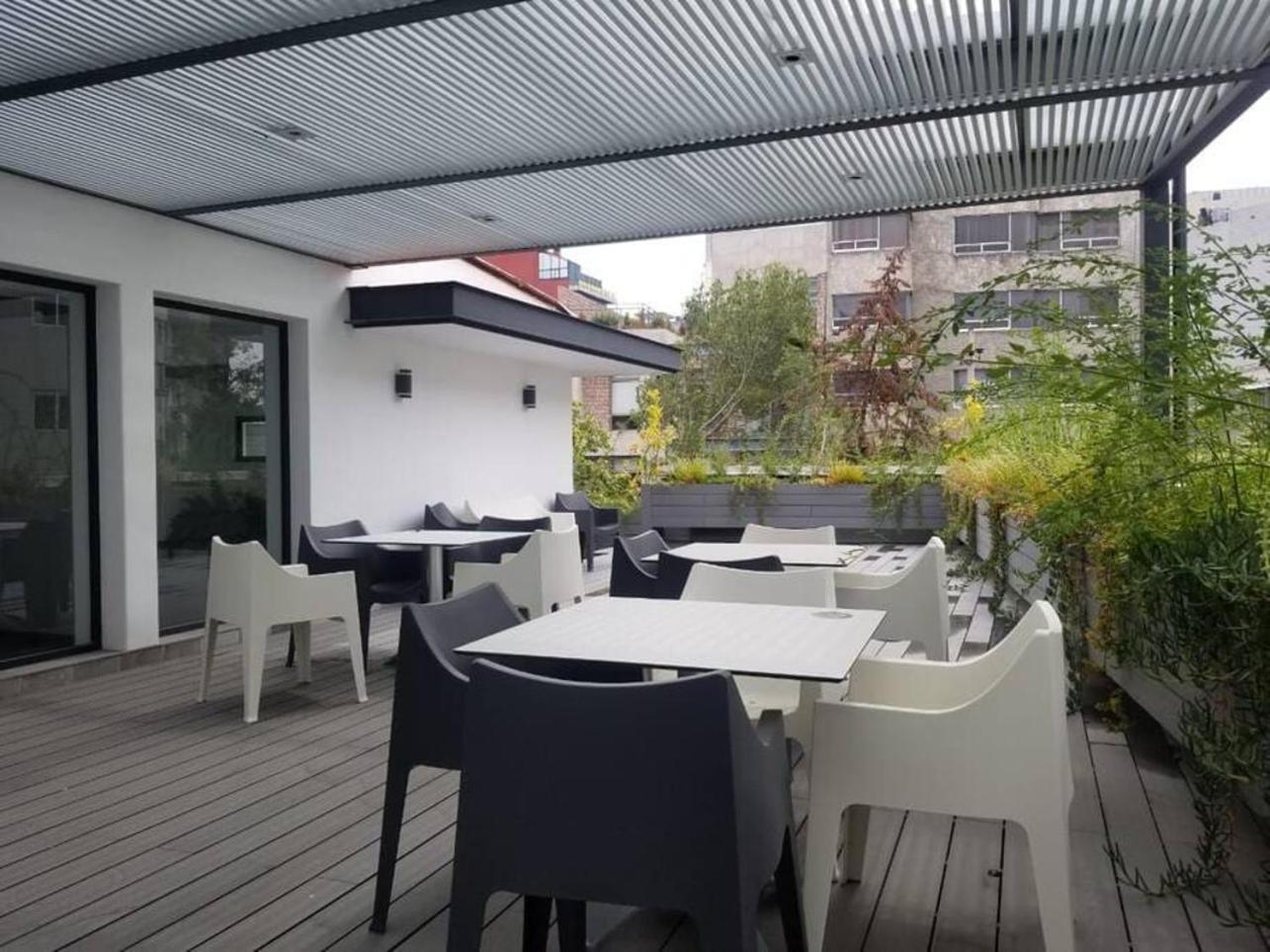 Heart Of Citycozy W Balcony & Wifi Apartment