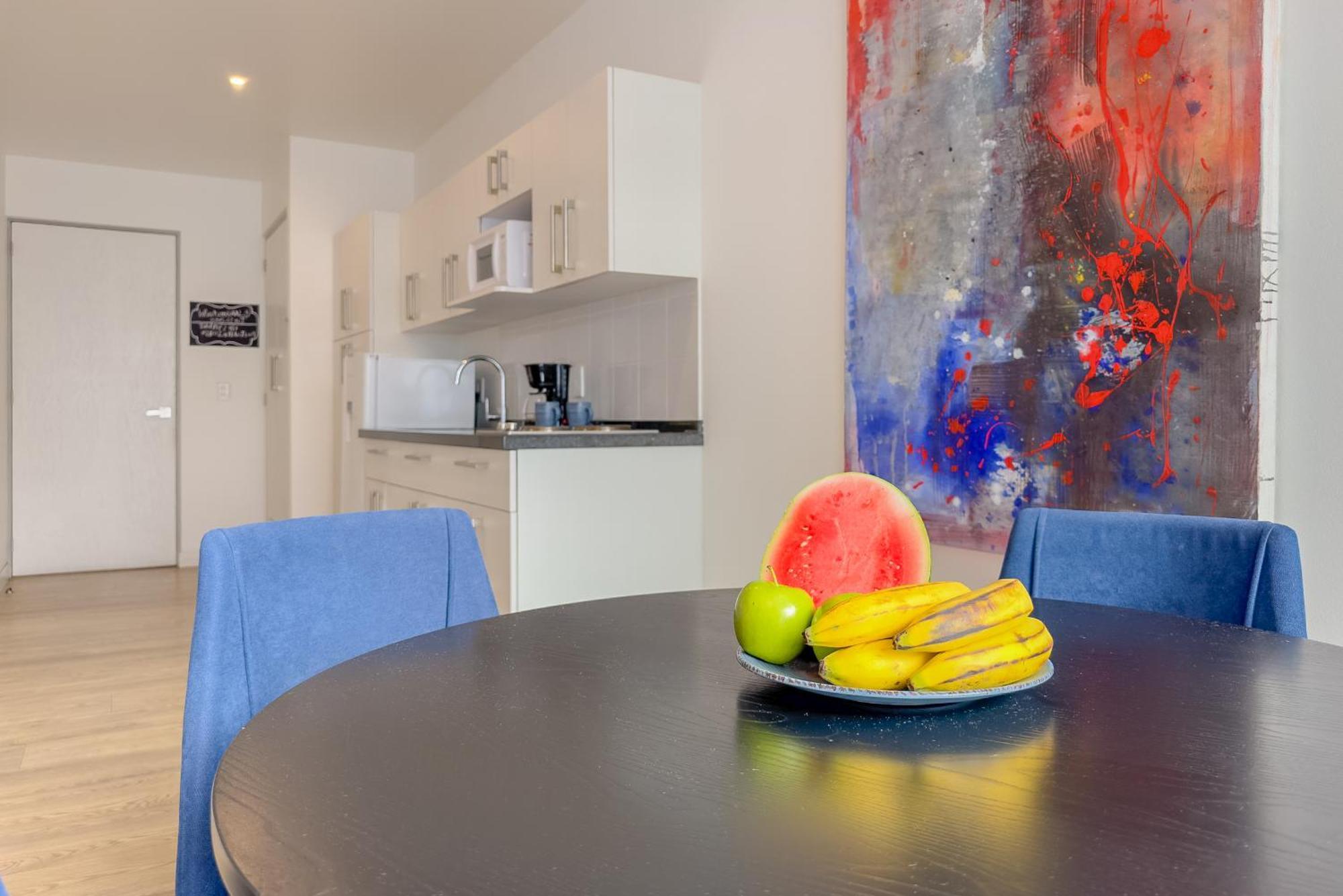 Heart Of Citycozy W Balcony & Wifi Apartment